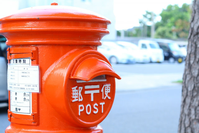 クリックポスト(日本郵便)の品名例や一覧を紹介！食品も送れる？